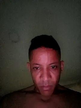 Snapshot of andresperezf chatting on 10-20-25, 02:01 andresperezf online show from 10-20-25, 02:01