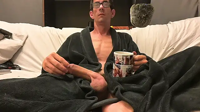 Snapshot of joeiandola chatting on 11-12-25, 04:24 joeiandola online show from 11-12-25, 04:24