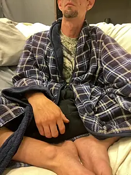 Snapshot of joeiandola chatting on 11-25-25, 08:03 joeiandola online show from 11-25-25, 08:03