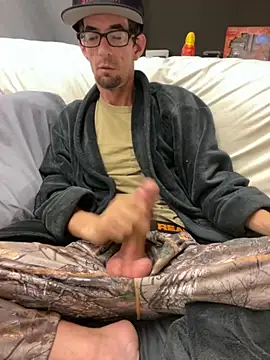 Snapshot of joeiandola chatting on 11-29-25, 04:48 joeiandola online show from 11-29-25, 04:48