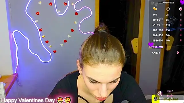 Snapshot of EmmyGreans chatting on 02-14-25, 03:47 EmmyGreans online show from 02-14-25, 03:47