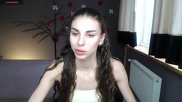 EmmyGreans online show from 03-25-26, 12:44