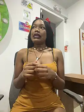 Snapshot of CrystalBrooke3x chatting on 03-10-25, 03:34 CrystalBrooke3x online show from 03-10-25, 03:34