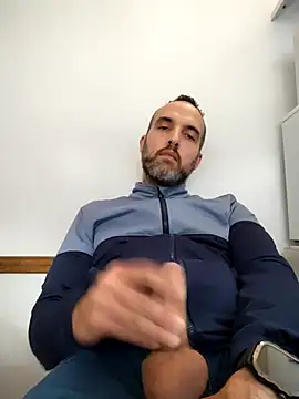 leon3875 online show from 12-02-25, 03:29