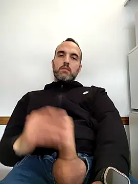 leon3875 online show from 12-03-25, 03:32