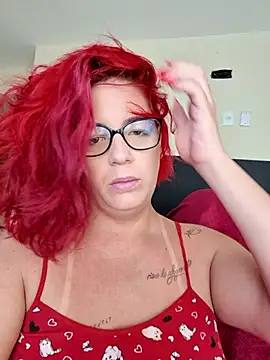 Snapshot of Escarlate4you_ chatting on 07-19-26, 10:30 Escarlate4you online show from 07-19-26, 10:30