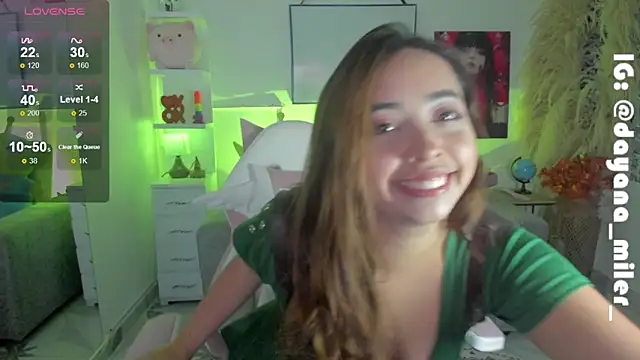 Snapshot of _dayana_miler chatting on 03-19-25, 12:04 dayana miler online show from 03-19-25, 12:04