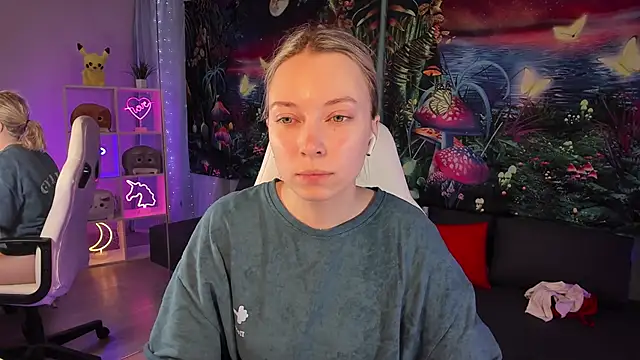 TiffanyBatson online show from 12-04-24, 04:54