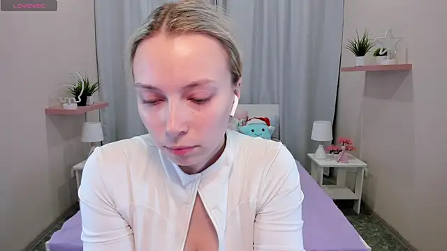 TiffanyBatson online show from 12-06-24, 10:05