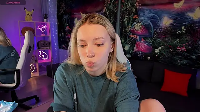 TiffanyBatson online show from 12-19-24, 08:56