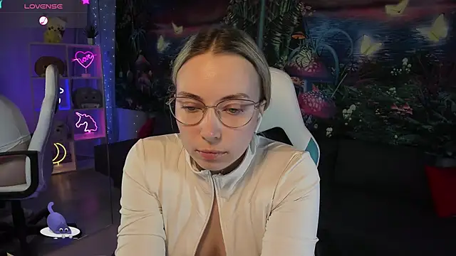 TiffanyBatson online show from 01-22-25, 10:40