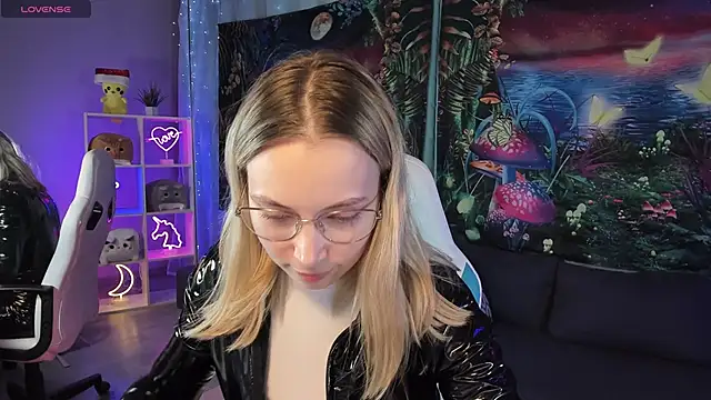 TiffanyBatson online show from 02-23-25, 03:29