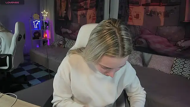 TiffanyBatson online show from 03-14-25, 05:16