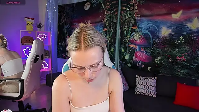 TiffanyBatson online show from 03-19-25, 09:06