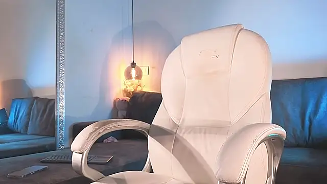 Isabella francoo online show from 04-21-26, 11:49