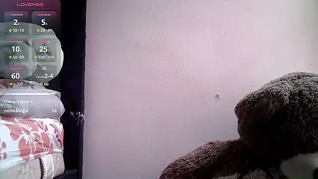 Snapshot of Izury_Blondee chatting on 02-15-25, 07:17 Izury Blondee online show from 02-15-25, 07:17