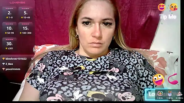 Snapshot of Izury_Blondee chatting on 03-20-25, 11:16 Izury Blondee online show from 03-20-25, 11:16