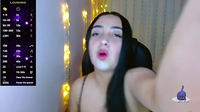 Snapshot of AmberGoddess_ chatting on 01-24-25, 04:59 AmberGoddess  online show from 01-24-25, 04:59