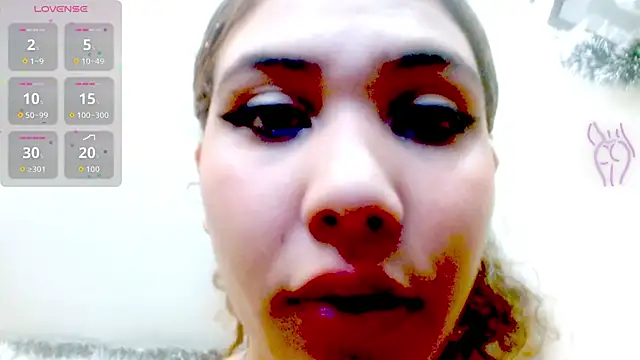 Eva Hoot online show from 12-22-25, 04:04