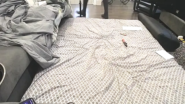 Snapshot of AssmannCD chatting on 12-16-24, 08:05 AssmannCD online show from 12-16-24, 08:05