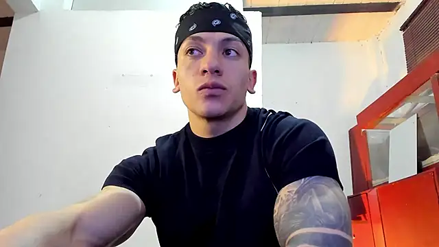 aquiles 51 online show from 11-14-25, 05:55