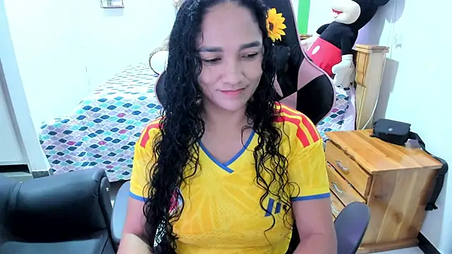 Snapshot of rayza_mature_154 chatting on 06-07-26, 06:33 rayza mature 154 online show from 06-07-26, 06:33