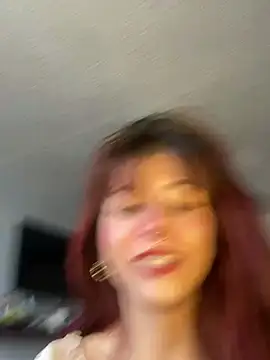 Snapshot of SuzzyyM chatting on 06-15-26, 09:17 SuzzyyM online show from 06-15-26, 09:17