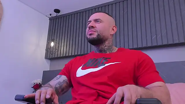 Snapshot of BruceDallas chatting on 12-01-24, 09:04 BruceDallas online show from 12-01-24, 09:04