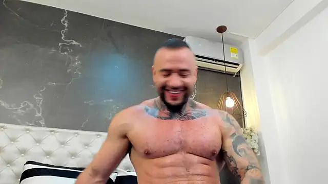 Snapshot of BruceDallas chatting on 12-04-24, 12:52 BruceDallas online show from 12-04-24, 12:52