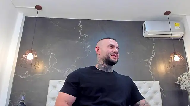 Snapshot of BruceDallas chatting on 12-08-24, 06:11 BruceDallas online show from 12-08-24, 06:11