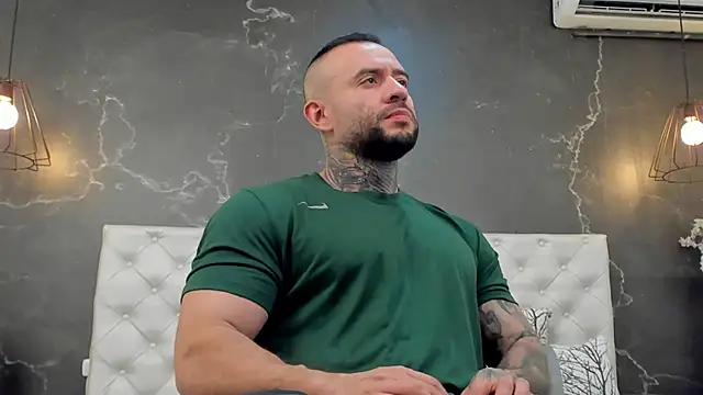 Snapshot of BruceDallas chatting on 12-17-24, 08:43 BruceDallas online show from 12-17-24, 08:43