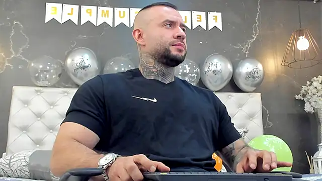 Snapshot of BruceDallas chatting on 12-18-24, 08:57 BruceDallas online show from 12-18-24, 08:57