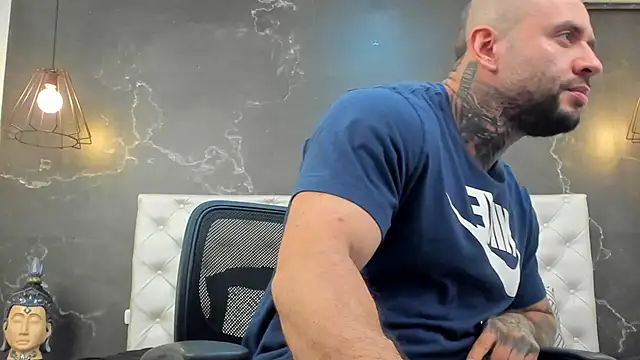 Snapshot of BruceDallas chatting on 01-03-25, 11:33 BruceDallas online show from 01-03-25, 11:33