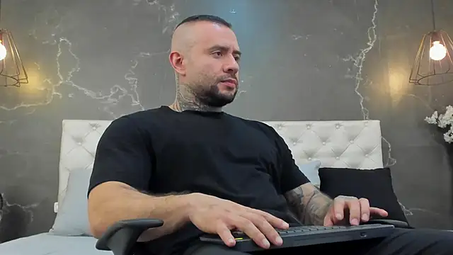 Snapshot of BruceDallas chatting on 02-23-25, 01:57 BruceDallas online show from 02-23-25, 01:57