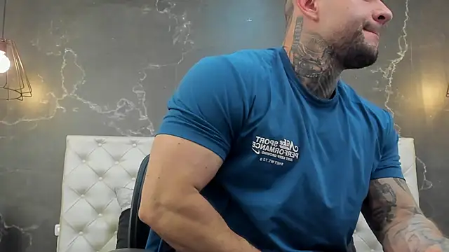 Snapshot of BruceDallas chatting on 03-05-25, 03:29 BruceDallas online show from 03-05-25, 03:29