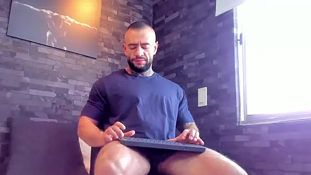 Snapshot of BruceDallas chatting on 09-20-25, 05:58 BruceDallas online show from 09-20-25, 05:58