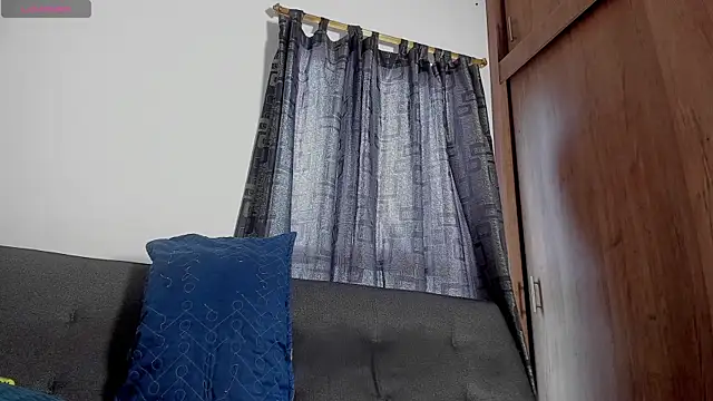 Snapshot of curt_xxx chatting on 11-19-25, 08:53 curt xxx online show from 11-19-25, 08:53