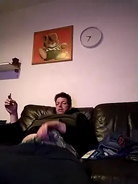 Knuffelstaaf123 online show from 11-12-25, 09:47