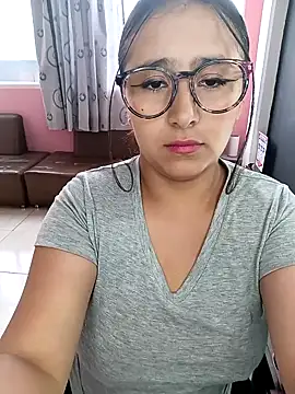 Snapshot of Cute_Penelope chatting on 02-04-25, 12:11 Cute Penelope online show from 02-04-25, 12:11