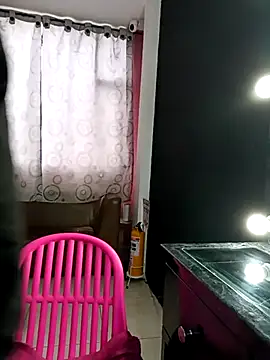 Snapshot of Cute_Penelope chatting on 02-15-25, 12:11 Cute Penelope online show from 02-15-25, 12:11