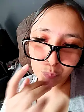 Snapshot of Cute_Penelope chatting on 03-22-25, 03:09 Cute Penelope online show from 03-22-25, 03:09