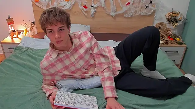 Fandi 777 online show from 10-22-25, 07:41