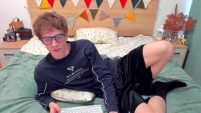 Snapshot of Fandi_777 chatting on 02-05-26, 09:25 Fandi 777 online show from 02-05-26, 09:25