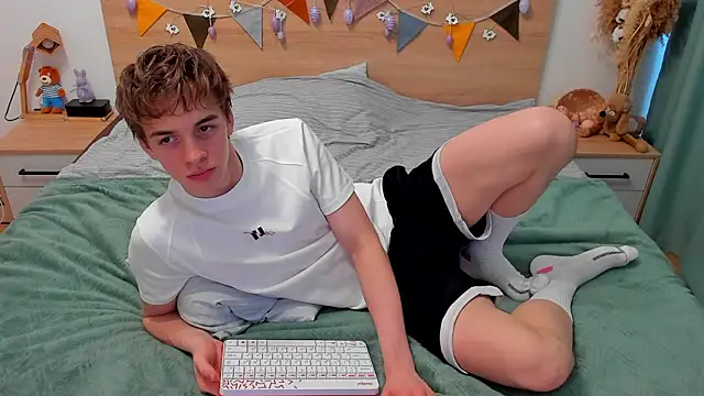 Snapshot of Fandi_777 chatting on 03-03-26, 10:54 Fandi 777 online show from 03-03-26, 10:54