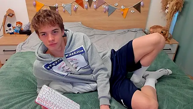 Snapshot of Fandi_777 chatting on 03-06-26, 07:27 Fandi 777 online show from 03-06-26, 07:27