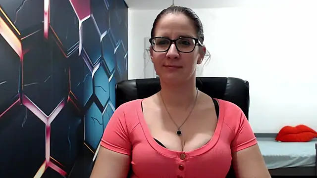 Snapshot of KayaRose chatting on 01-28-25, 04:19 KayaRose online show from 01-28-25, 04:19