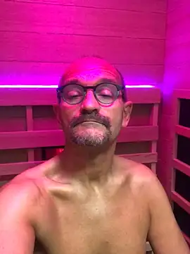 Snapshot of henfri chatting on 11-15-25, 10:01 henfri online show from 11-15-25, 10:01