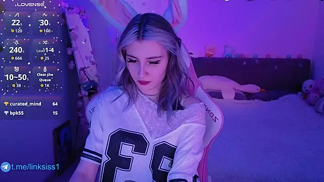 Snapshot of twicewetgirl chatting on 04-16-26, 02:40 twicewetgirl online show from 04-16-26, 02:40