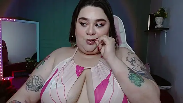 Snapshot of tiffany_laurens chatting on 12-07-24, 06:21 tiffany laurens online show from 12-07-24, 06:21