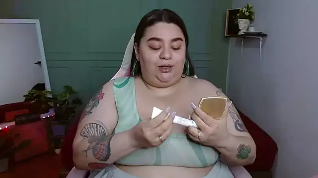 Snapshot of tiffany_laurens chatting on 12-28-24, 05:23 tiffany laurens online show from 12-28-24, 05:23